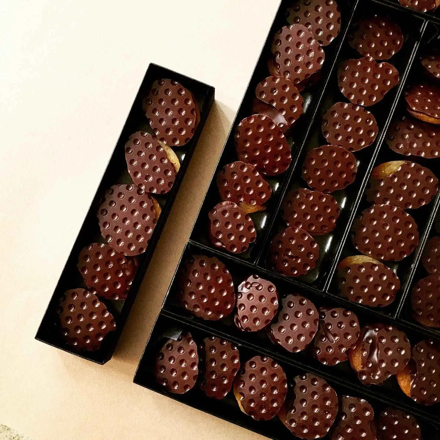 Dark Chocolate Dipped Apricots Delivery